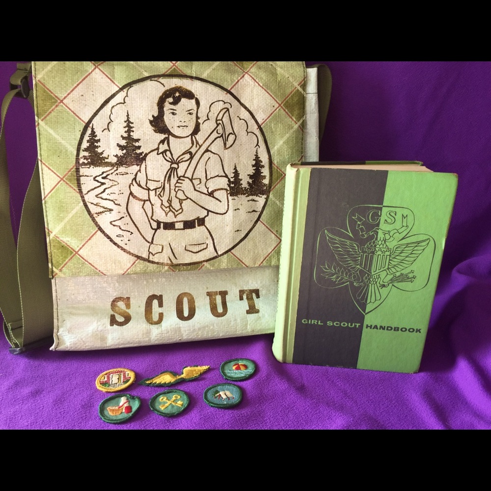Vintage 1957 Girl Scout Manual, 6 Badges,Carry Bag